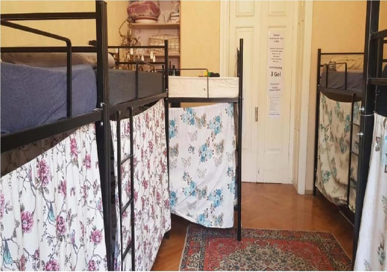 Taj Hostel Tbilissi Extérieur photo