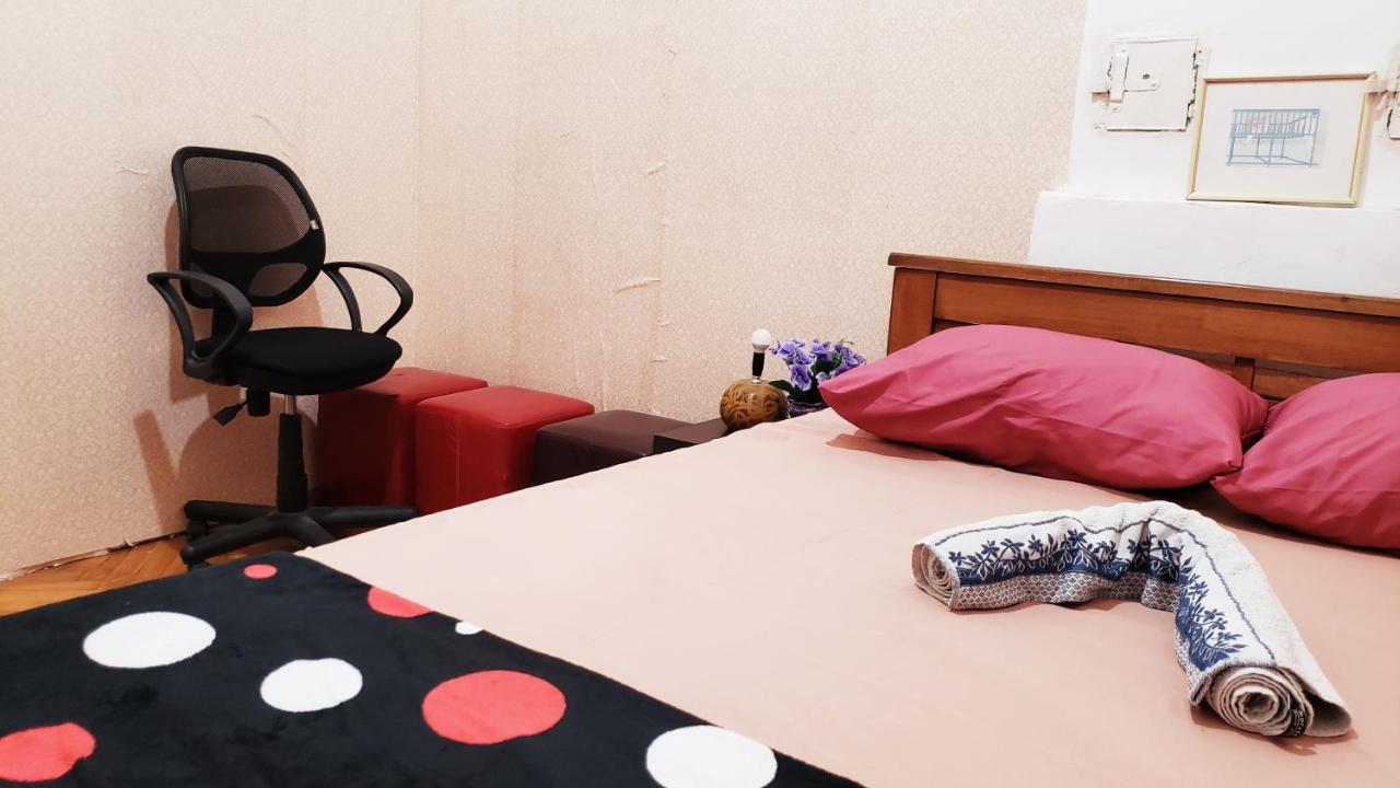 Taj Hostel Tbilissi Extérieur photo